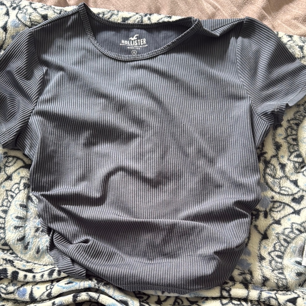 Hollister Gray Short Sleeve Tee